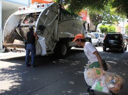 La empresa recolectora de basura solicitó abstenerse de sacar bultos o bolsas que contengan desperdicios a las banquetas. ARCHIVO  /