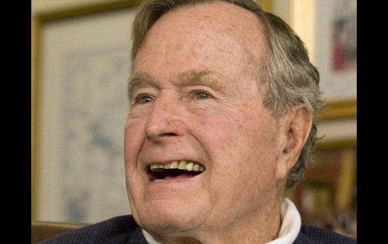 El expresidente de EU George H. W. Bush se encuentra ingresado en un hospital de Houston. REUTERS  /