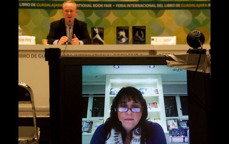 E. J. James participó en la Feria Internacional del Libro en Guadalajara a través de una videoconferencia.  /