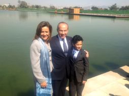 Felipe Calderón, acompañado de su esposa, Margarita Zavala y uno de sus hijos, entregó su últma obra en Azcapotzalco. EL UNIVERSAL  /