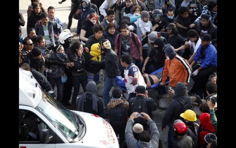 Con una lesión en el ojo y descalabrado, un joven fue trasladado a un hospital. EL UNIVERSAL  /