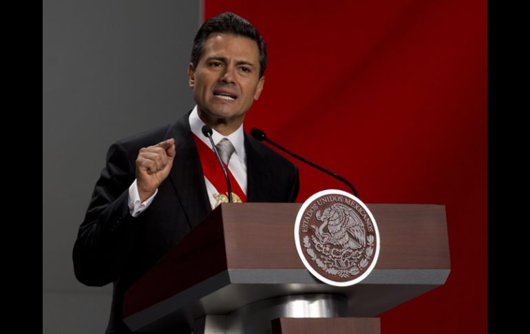 Las Fuerzas Armadas de México saludaron la tarde de este sábado formalmente a su comandante en jefe, Enrique Peña Nieto. EFE  /