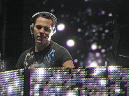 Tiësto participa en este álbum.  /