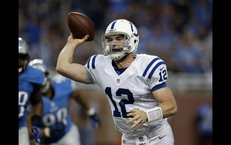 Andrew Luck sigue superando los obstaculos para llevar a Indianápolis a la post temporada. AP  /