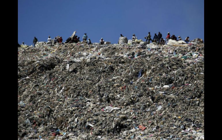 A diario ingresan mil 400 toneladas de basura al vertedero de desechos. ARCHIVO  /