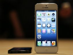 El iPhone 5 es el modelo más delgado y liviano de la gama de teléfonos avanzados de Apple. ARCHIVO  /