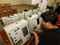 El sistema electrónico de votación del IEPC de Jalisco llamó la atención para ser exportado facilmente a otras latitudes. ARCHIVO  /