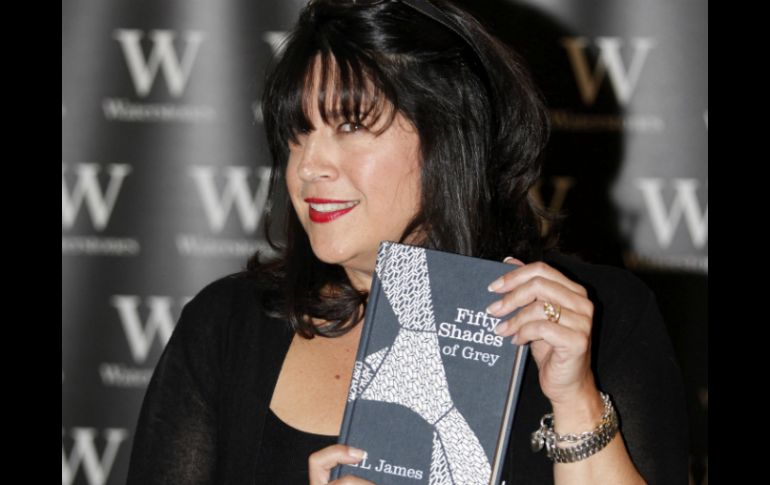 La novela es la más vendida de todos los tiempos en las librerías británicas. En la imagen la autora, E.L.James. ARCHIVO  /