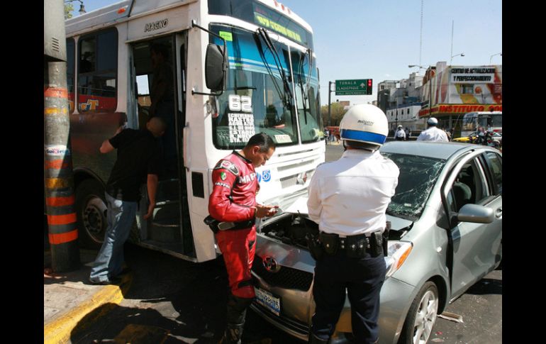 El índice de accidentes que involucran al transporte público es alto, admite el líder del Frente Unido de Subrogatarios Juan Carlos V.  /