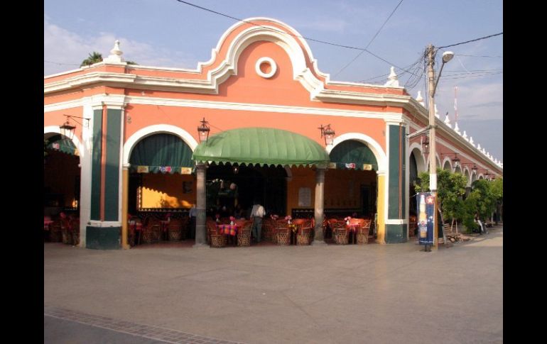 Dentro del proyecto de lograr una mejor movilidad, se contempla peatonalizar alrededores del tradicional restaurante El Parián. ARCHIVO  /