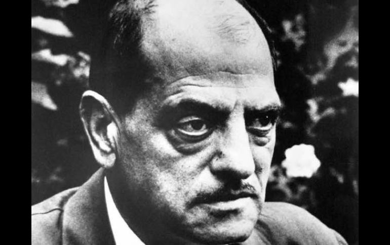 Los 75 años de Buñuel, la reunión de grandes personalidades y un libro egregio. ARCHIVO  /