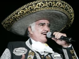 Mediante Twitter, el  Charro de Huentitán hizo el anuncio de estos recitales que formarán parte de su último tour musical. ESPECIAL  /