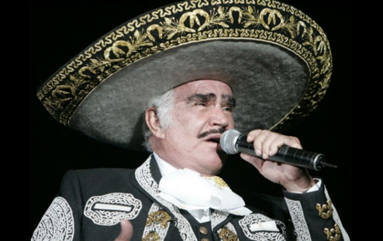 Mediante Twitter, el  Charro de Huentitán hizo el anuncio de estos recitales que formarán parte de su último tour musical. ESPECIAL  /