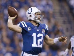 Andrew Luck está logrando calificar a los playoffs a los Potros en su primera temporada. AP  /