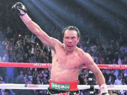 Letal. Juan Manuel Márquez celebra, tras noquear a Manny Pacquiao. REUTERS  /