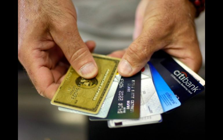 Las tarjetas de crédito se perciben como que dan un mayor valor añadido; su posesión da buena imagen al consumidor. ARCHIVO  /