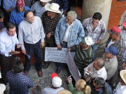 Aproximadamente, 100 adultos mayores acudieron al Congreso del Estado.  /