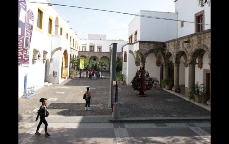 Las personas que podrán vender sus productos frente al ex Convento deberán ser artesanos “auténticos”, y no “especuladores”. ARCHIVO  /