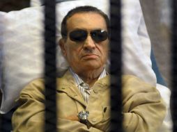 Hosni Mubarak fue condenado a cadena perpetua por no impedir la matanza de 900 manifestantes. AP  /