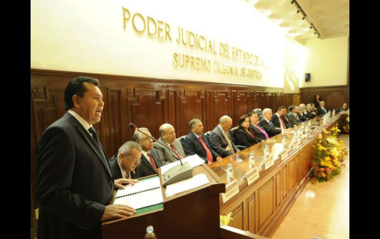 El coordinador de los legisladores de MC, Clemente Castañeda considera que el Poder Judicial es un poder poco visible. ARCHIVO  /