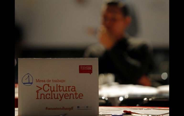 Trabajo en conjunto para establecer las líneas de acción sobre las que se establecerá el Plan Municipal de Cultura 2012-2015.  /