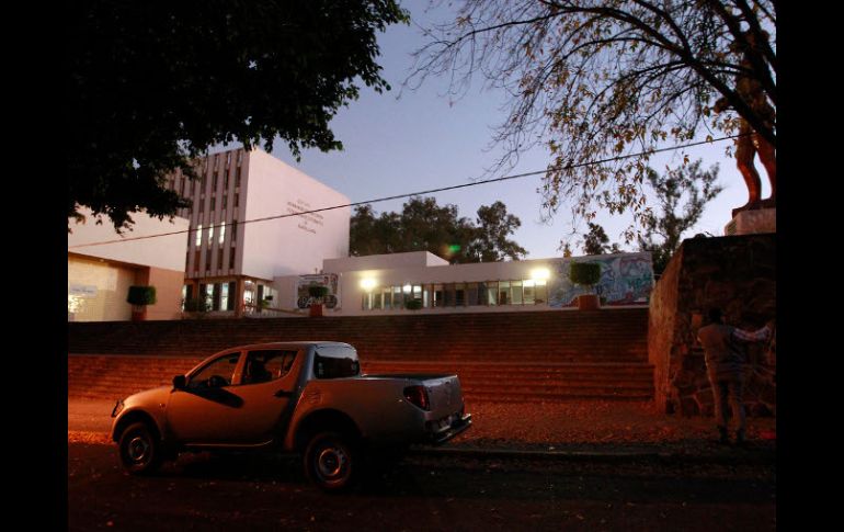 Actualmente el edificio de la FEG se encuentra asegurado el edificio de la FEG por un agente del Ministerio Público. ARCHIVO  /