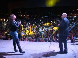 Jenni y Lupillo hace unas semanas en un concierto del cantante. ARCHIVO  /