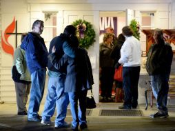 Se reúnen a orar en Iglesia Metodista de Newtown. EFE  /