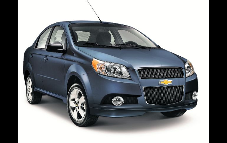 El coche más vendido sigue siendo el Chevrolet Aveo, con 7,247 unidades.  /