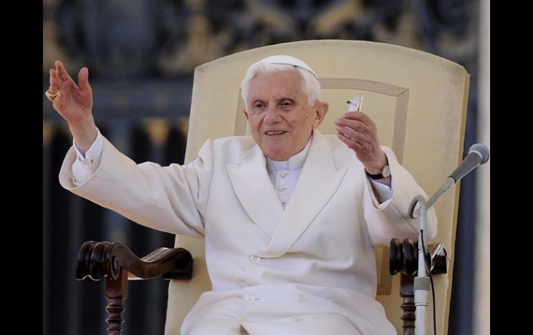 El Papa Benedicto XVI superó la barrera de los dos millones de seguidores en la red social Twitter. ARCHIVO  /