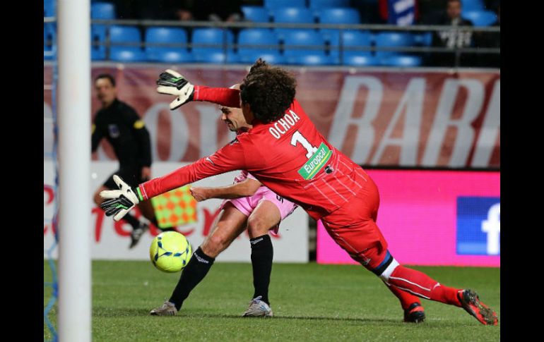 El estratega Alex Dupont fue despedido luego de perder ante el Troyes 3-2. ARCHIVO  /