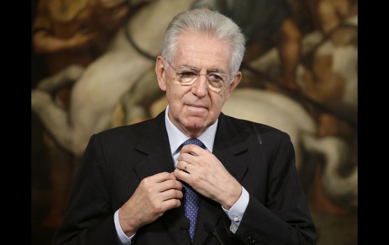 Monti entregó la renuncia durante una breve reunión en el palacio presidencial. REUTERS  /