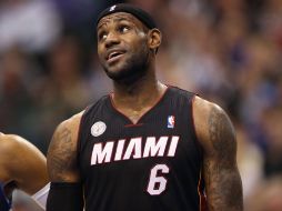 Luego de mucho buscarlo James obtuvo su primer anillo de la NBA en el 2012. AFP  /