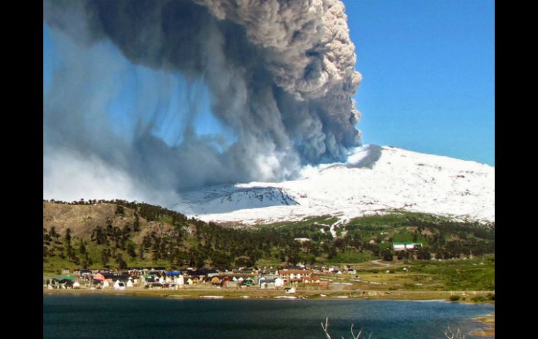 La erupción comenzó alrededor de las nueve de la mañana. AFP  /