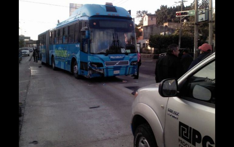 Ambos conductores quedaron en calidad de detenidos, mientras se determina alguna responsabilidad.  /