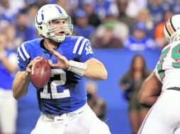 Andrew Luck consiguió ante Miami la mejor marca de yardas por pase en un partido para un mariscal de campo novato en la NFL, con 433.AP  /