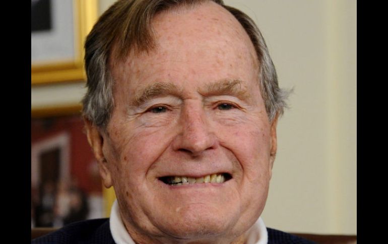 El expresidente, George H. W. Bush, de 88 años, fue ingresado el pasado 23 de noviembre. ARCHIVO  /