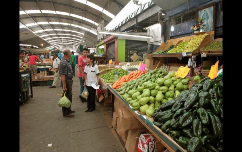 El gremio de la Confederación se integra por 54 mercados de abastos en el país.  /