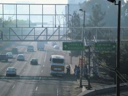 Yun día, dominó el gris. De continuar la situación, autoridades sanitarias repartirán cubre bocas entre los vecinos del lugar.  /