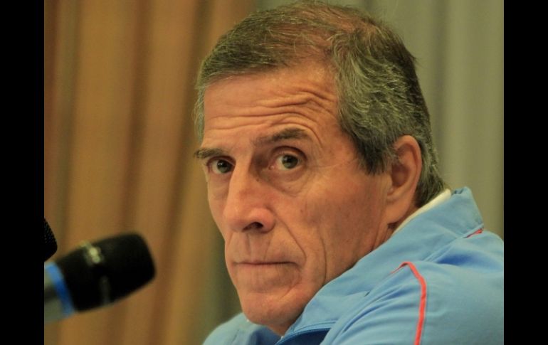 Es bueno que haya diferentes maneras de jugar, distintas escuelas, dijo Oscar Tabárez, seleccionador uruguayo. ARCHIVO  /