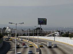 Esta mañana se pudo observar una espesa nata de contaminación sobre la ZMG.  /