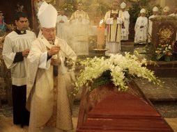 Durante la ceremonia, el arzobispo tapatío destacó la figura de su padre.  /