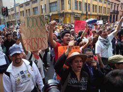 Familiares y amigos de los detenidos protestan ante la ADLF. NTX  /