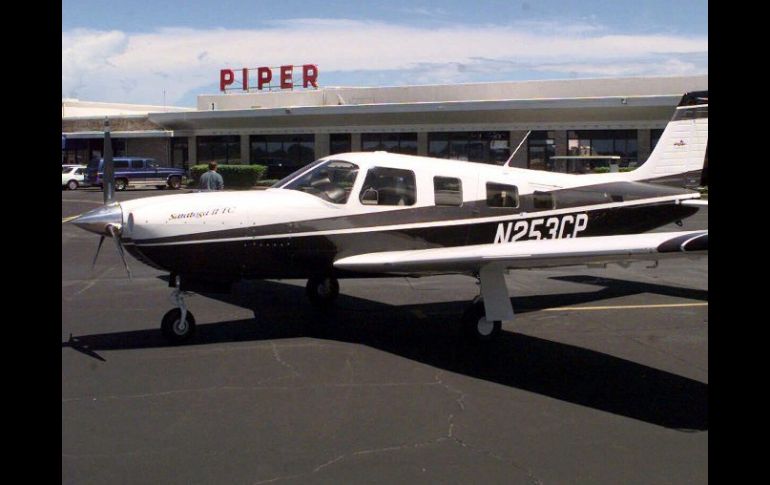 La avioneta tipo Piper era tripulada por dos hombres quienes despegaron del Aeropuerto Internacional de Puerto Vallarta. ARCHIVO  /