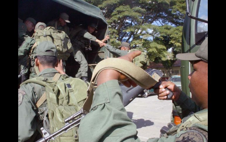 La Sedena, a través de su Vigésima Zona Militar, instaló retenes en la zona de Cerro de Ortega, municipio de Tecomán, Colima. ARCHIVO  /