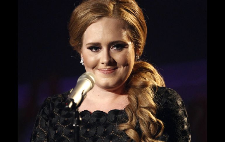 La británica Adele lidera el listado de personas destacadas en la música durante 2012. ARCHIVO  /