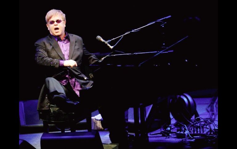 Imagen de Elton John durante su presentación en México. NOTIMEX  /