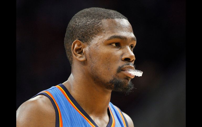 Kevin Durant anotó 26 puntos en el encuentro. AP  /