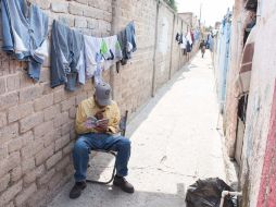 Los adultos mayores, también serán beneficiarios del programa de ayuda a las personas que habitan vecindades en Tlaquepaque. ARCHIVO  /