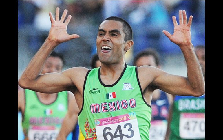 Indicó que dejará la pista para prepararse para correr un maratón rápido en 2014. ARCHIVO  /